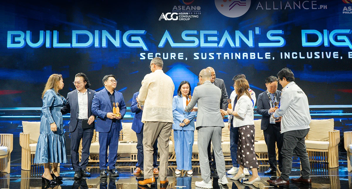 Mon Abrea receiving his award